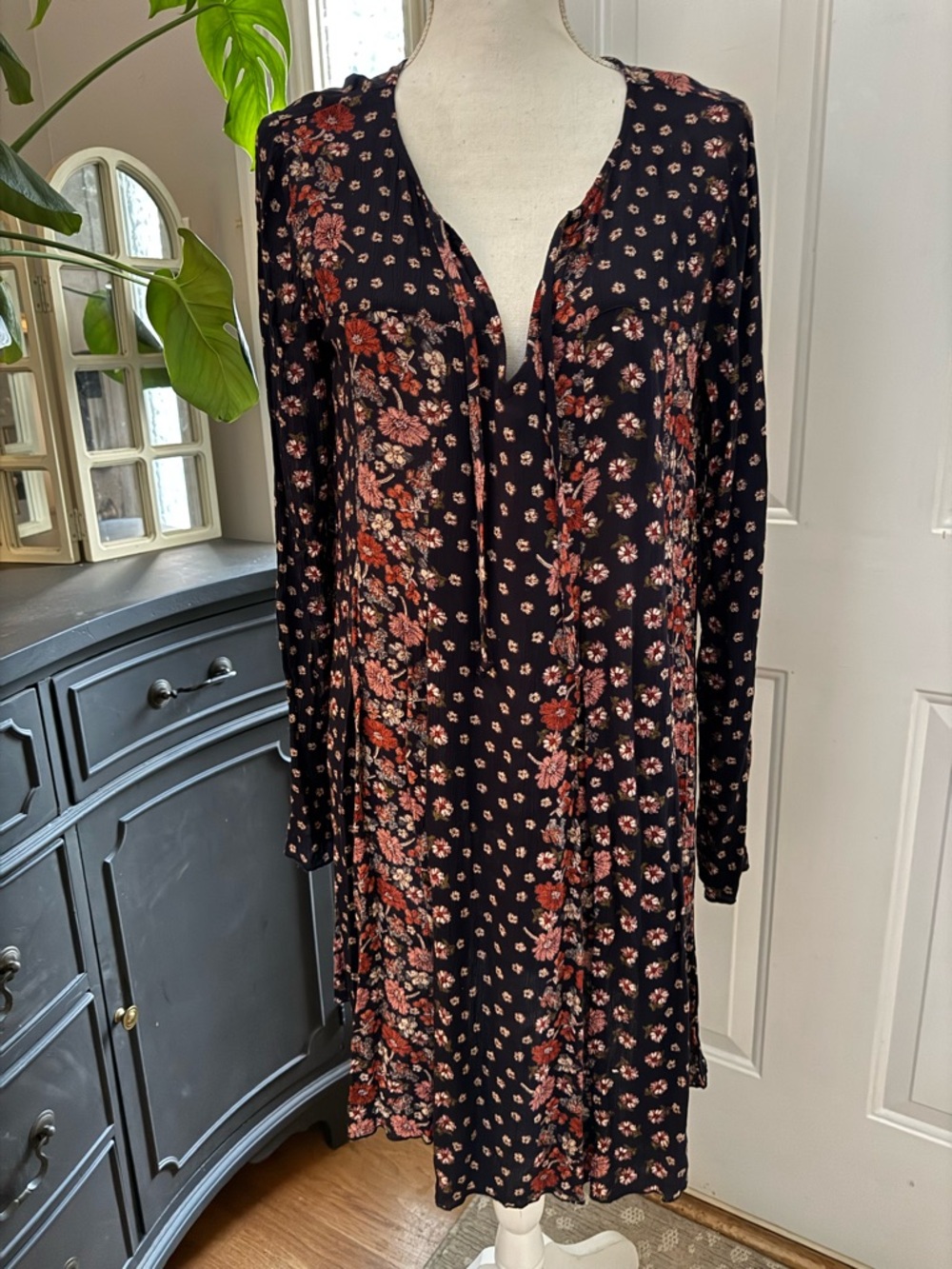 Hinge Black Floral Long Sleeve Swing Dress Size M